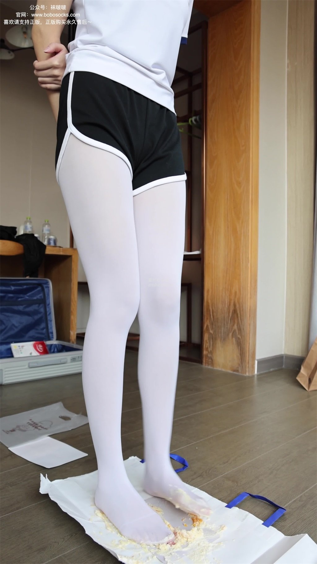[BoBoSocks袜啵啵] 积分限定作品 NO.008 小甜豆-皮鞋、厚白丝、踩奶油蛋糕剧情