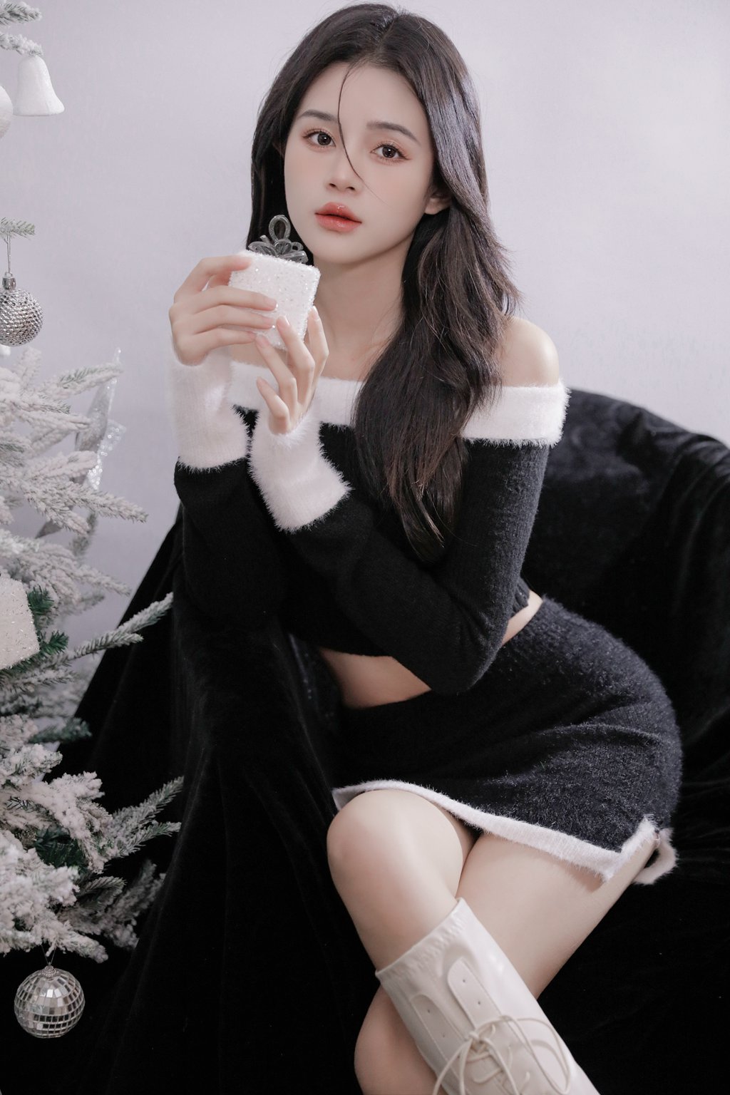 [YITUYU艺图语]2022.12.11 圣诞少女 馨瑶XINYAO