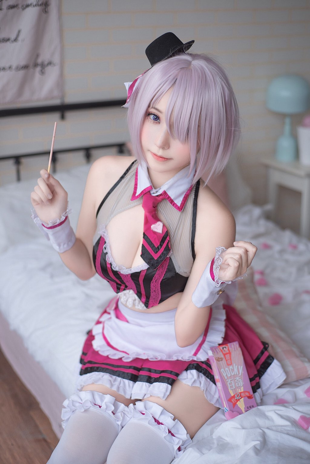 网红Coser@菌烨tako –玛修情人节女仆
