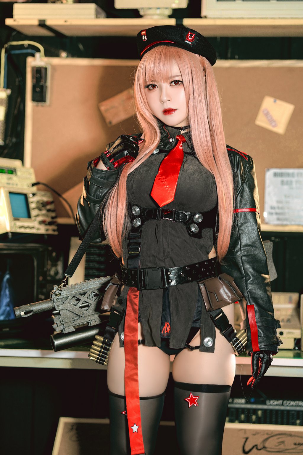 微博人气Coser@半半子 NIKKE 拉毗